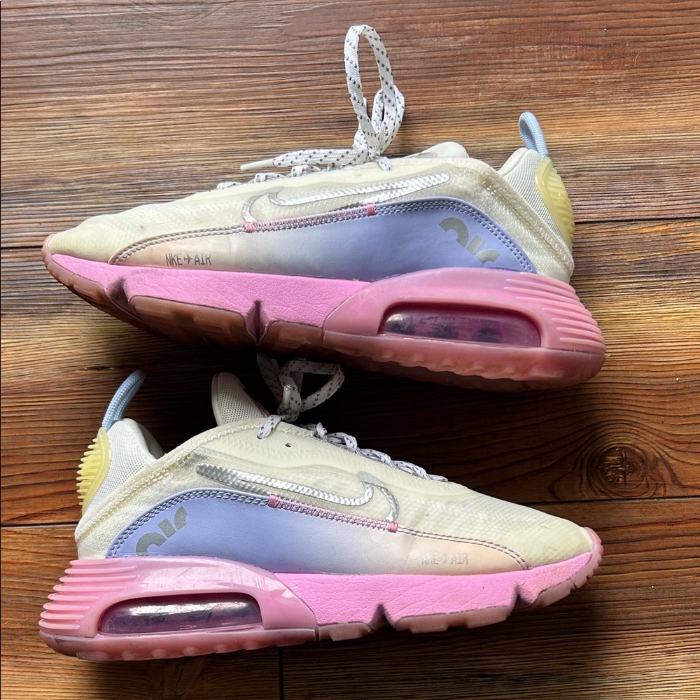 Nike Air Max 290 with Pink and Cream Accents